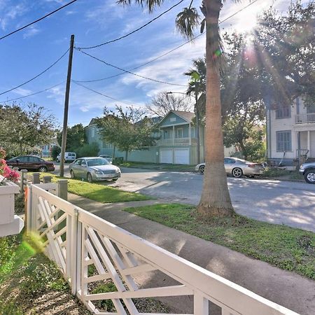 Bright Galveston Cottage Close To Beach And Strand Extérieur photo